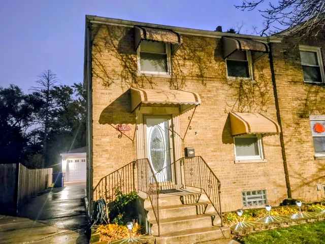 $2,400 | 3803 North Pacific Avenue, Chicago, IL 60634