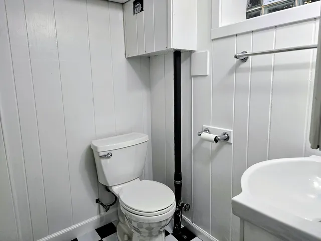 $2,400 | 3803 North Pacific Avenue, Chicago, IL 60634