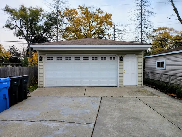 $2,400 | 3803 North Pacific Avenue, Chicago, IL 60634