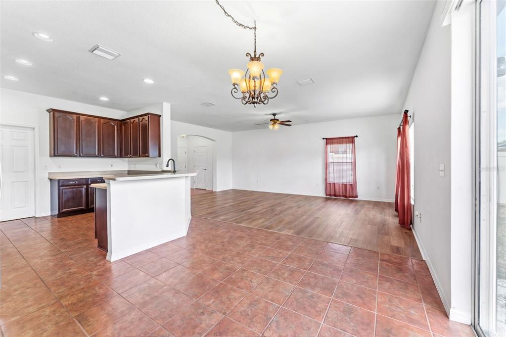 10257 Newminster Loop Ruskin, FL 33573 - Photo 10 of 52