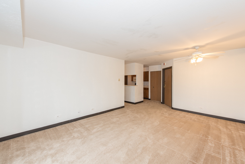 2640 North Delany Road, Unit 202 Waukegan, IL 60087 - Photo 6 of 22 a view of an empty room
