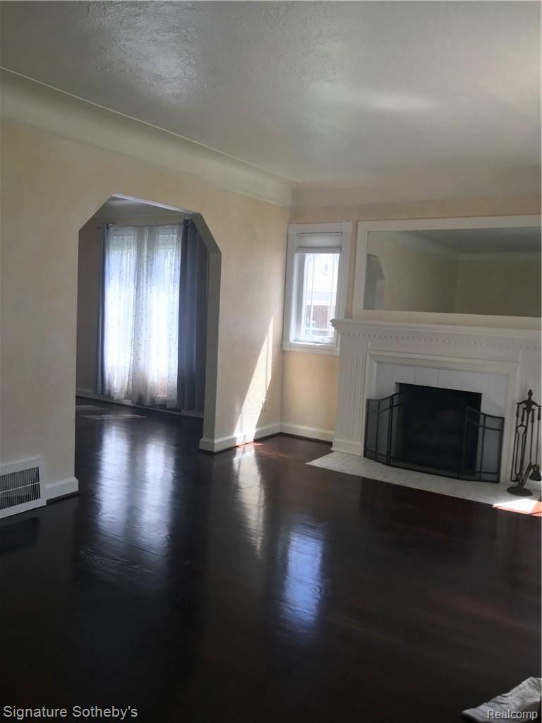 3644 Kenmore Road Berkley, MI 48072 - Photo 4 of 30 LR.jpg