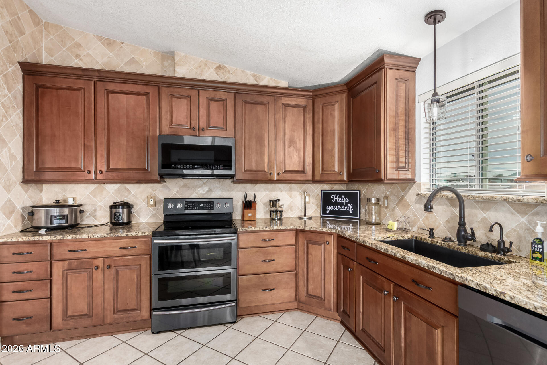 1237 North Raven Mesa, AZ 85207 - Photo 18 of 48 18 - Raven