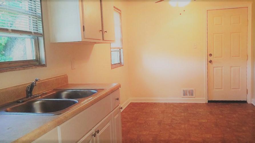 101 West Arrowwood Road Oak Ridge, TN 37830 - Photo 5 of 15 Room for Island!