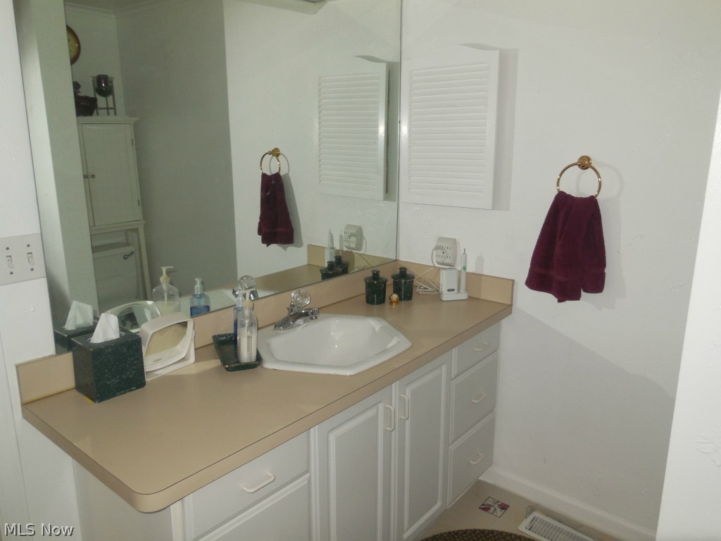 940 Som Center Road, Unit A2 Cleveland, OH 44143 - Photo 24 of 24 Gallery Image 24