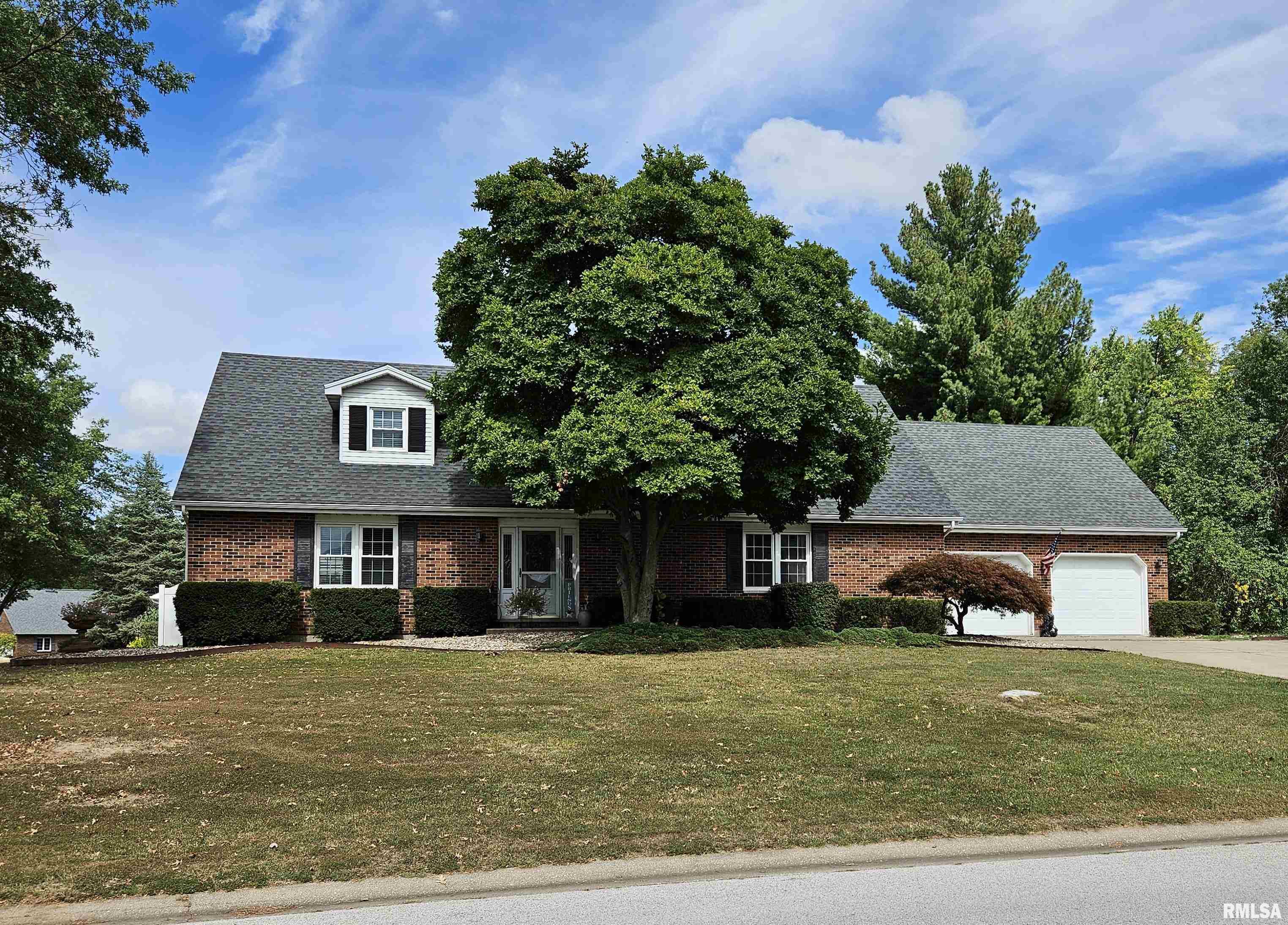 4301 Abbey Ridge Court Quincy, IL 62305 - Photo 1 of 39 Gallery Image 1