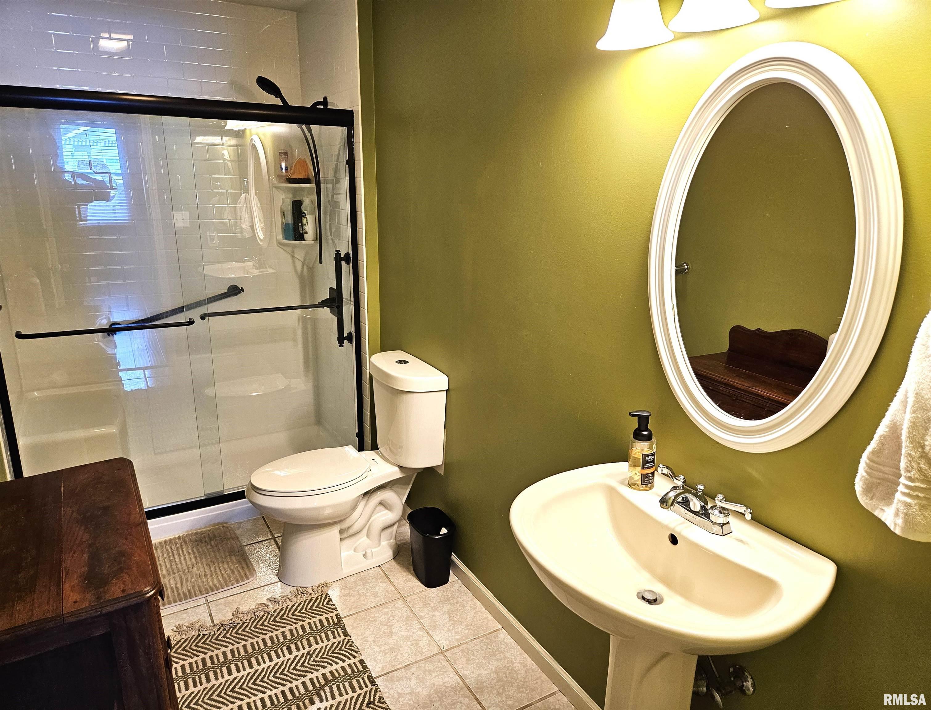 4301 Abbey Ridge Court Quincy, IL 62305 - Photo 17 of 39 Gallery Image 17