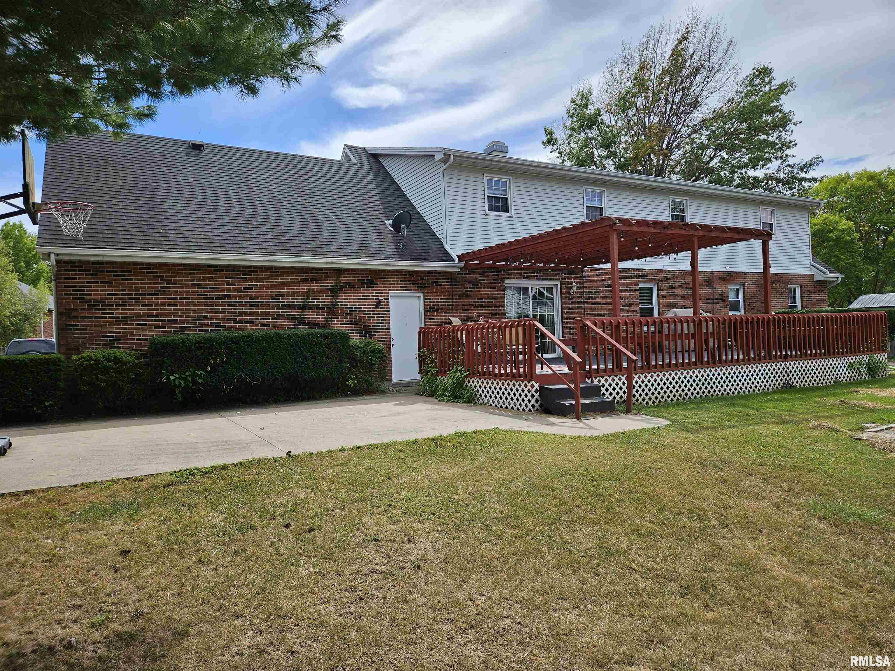 4301 Abbey Ridge Court Quincy, IL 62305 - Photo 2 of 39 Gallery Image 2