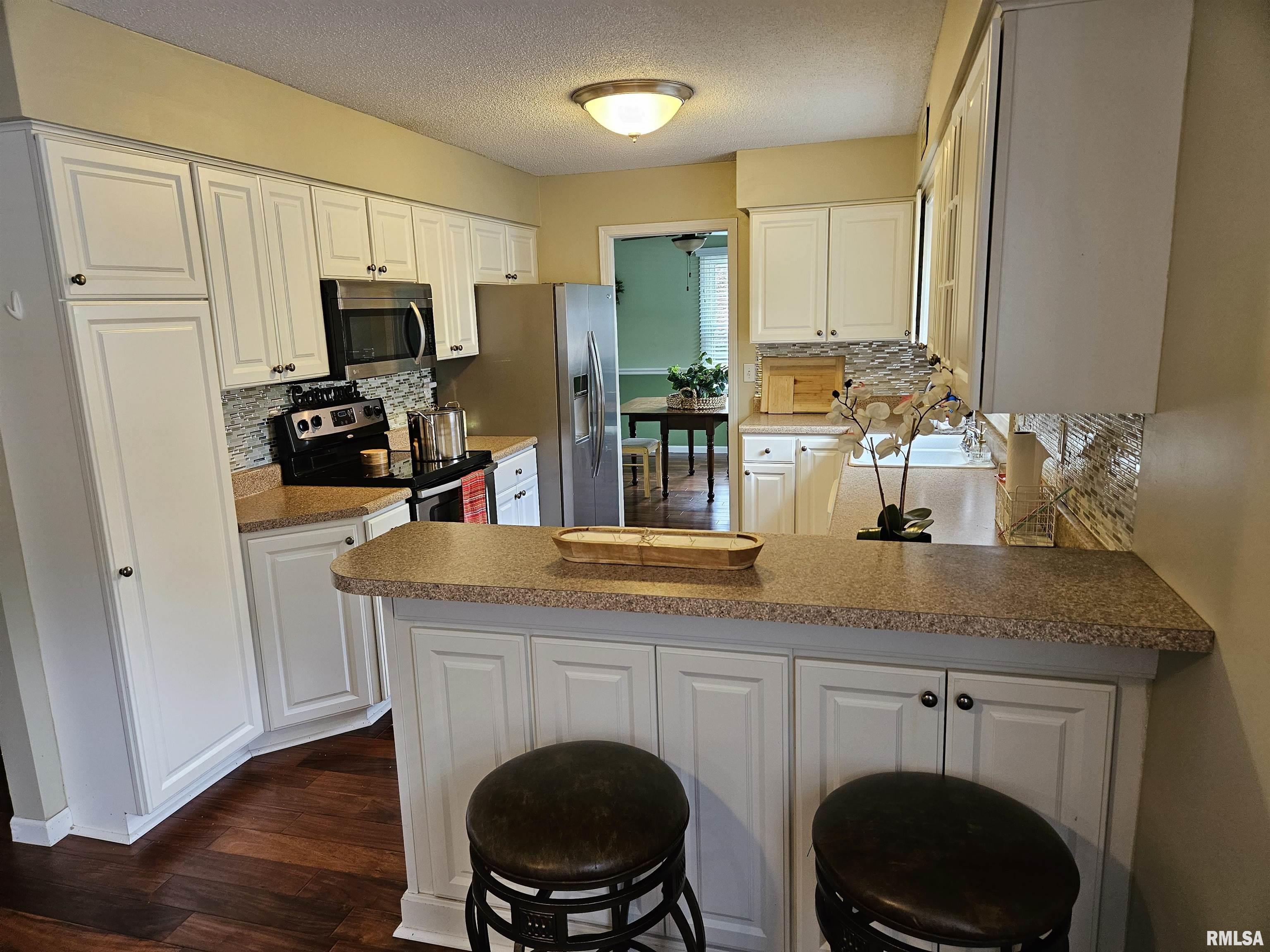 4301 Abbey Ridge Court Quincy, IL 62305 - Photo 9 of 39 Gallery Image 9