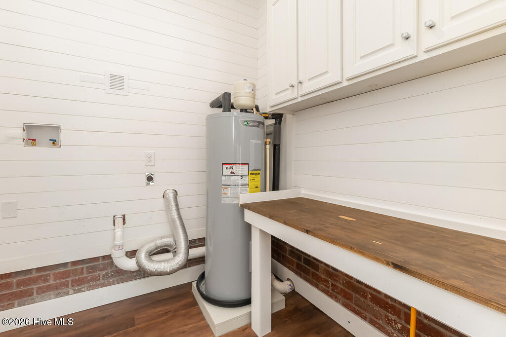 1813 O Berry Center Road Goldsboro, NC 27530 - Photo 23 of 52 Laundry Room