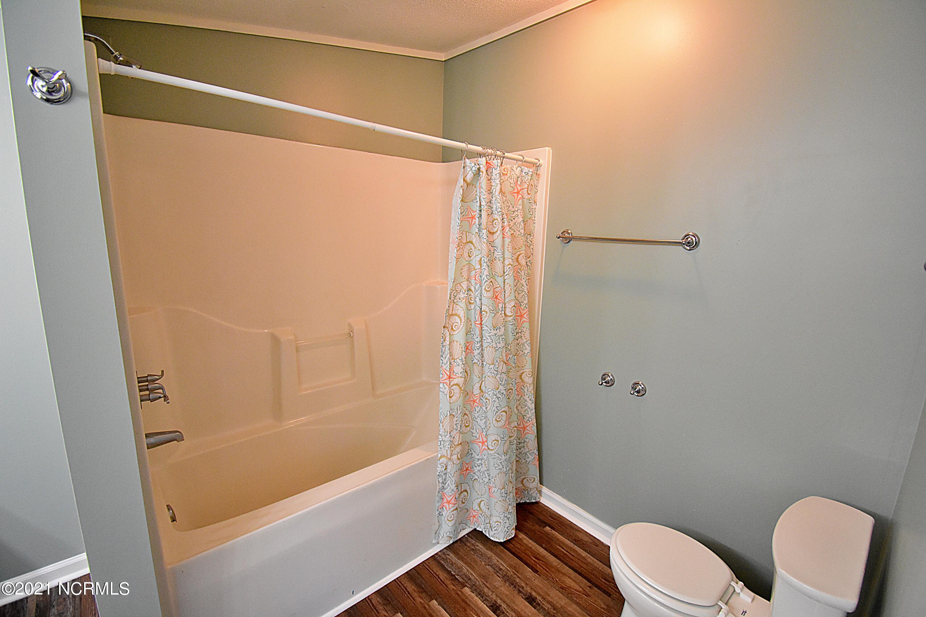 1540 Antioch Road New Bern, NC 28560 - Photo 9 of 21 Master Bath