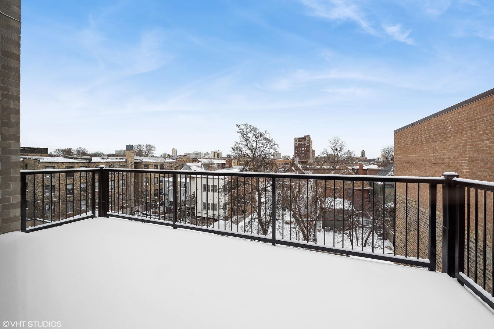 4537 North Clark Street, Unit 4D Chicago, IL 60640 - Photo 9 of 29 a view of balcony with city view