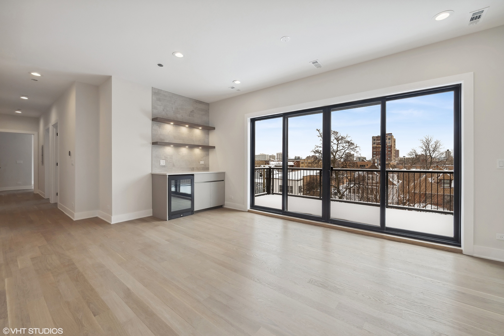 4537 North Clark Street, Unit 4D Chicago, IL 60640 - Photo 10 of 29 a view of an empty room with a window