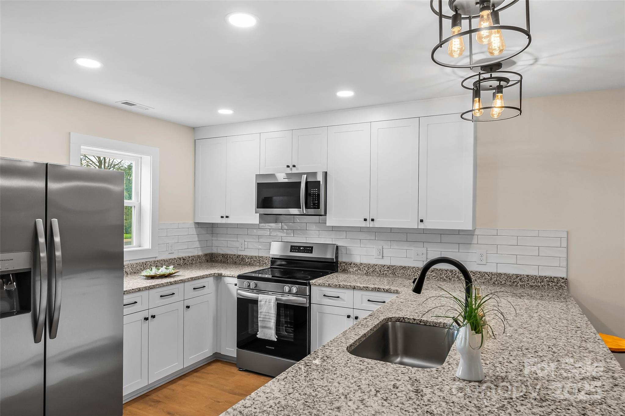 204 Beacon Avenue Morganton, NC 28655 - Photo 5 of 19