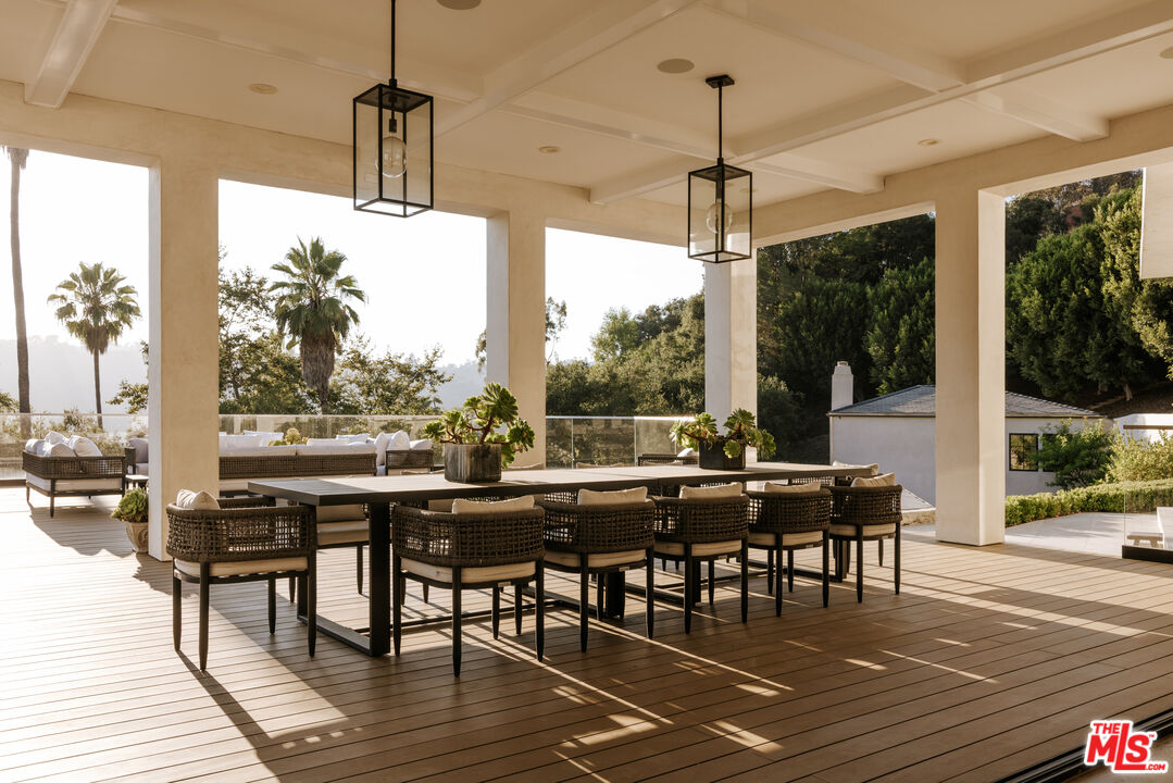 9694 Oak Pass Road Beverly Hills, CA 90210 - Photo 16 of 22