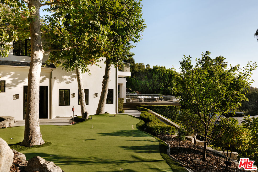 9694 Oak Pass Road Beverly Hills, CA 90210 - Photo 20 of 22