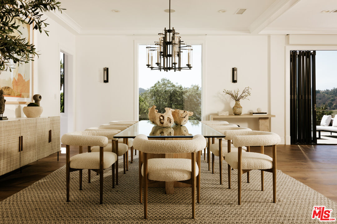 9694 Oak Pass Road Beverly Hills, CA 90210 - Photo 6 of 22