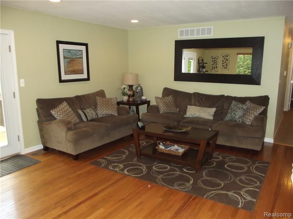 7494 Herbst Road Brighton, MI 48114 - Photo 19 of 33 Open Living Room