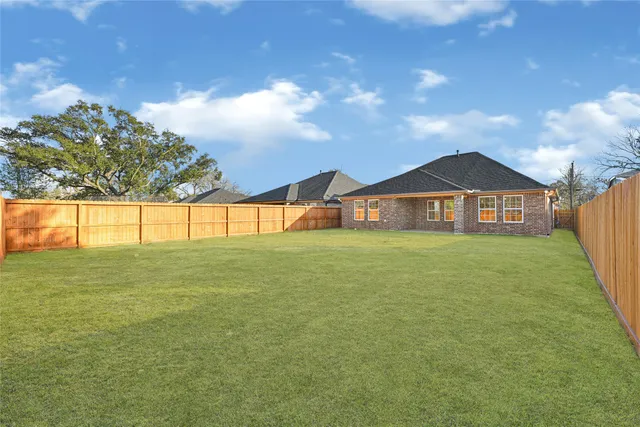 a view of a large garden with a small yard