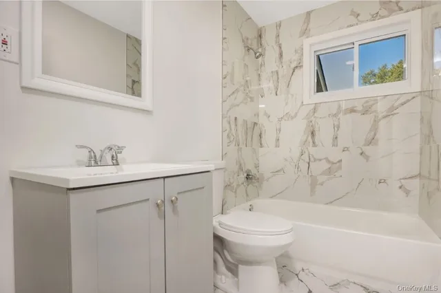 $4,600 | 178 North Ocean Avenue, Patchogue, NY 11772