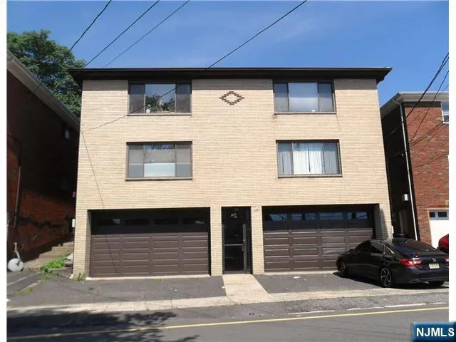 $2,100 | 183 Palisade Avenue, Unit 2B, Cliffside Park, NJ 07010