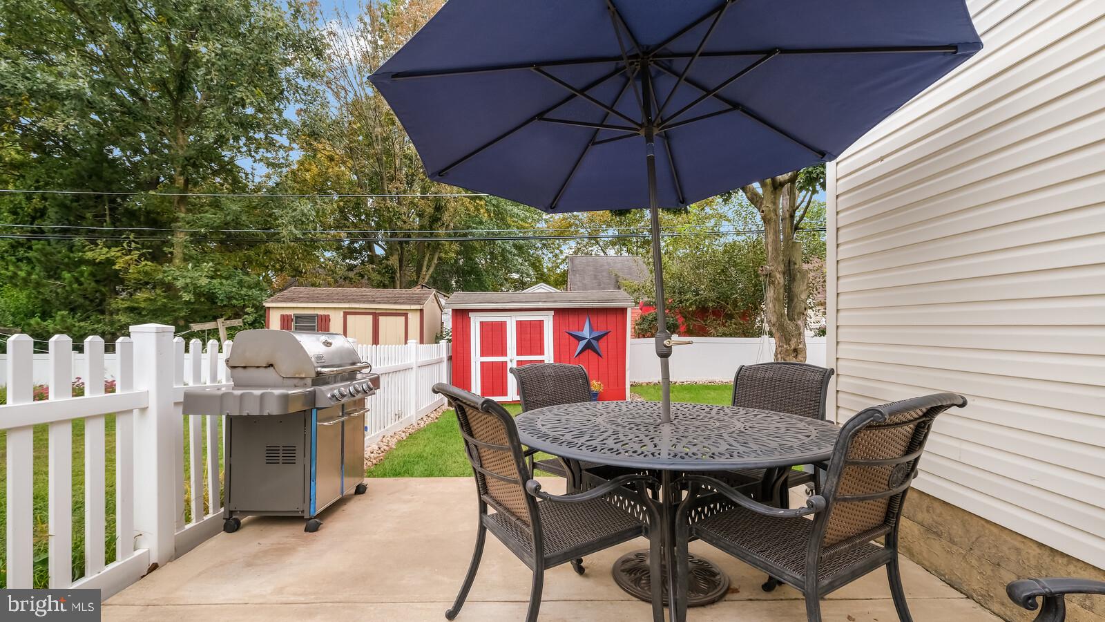 33 Belmar Road Hatboro, PA 19040 - Photo 24 of 27 Side Patio 13'x13'