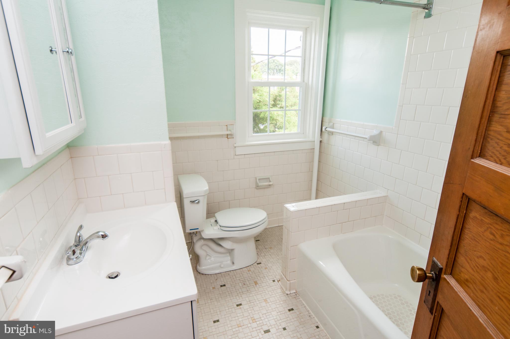 6828 Belclare Road Dundalk, MD 21222 - Photo 19 of 31