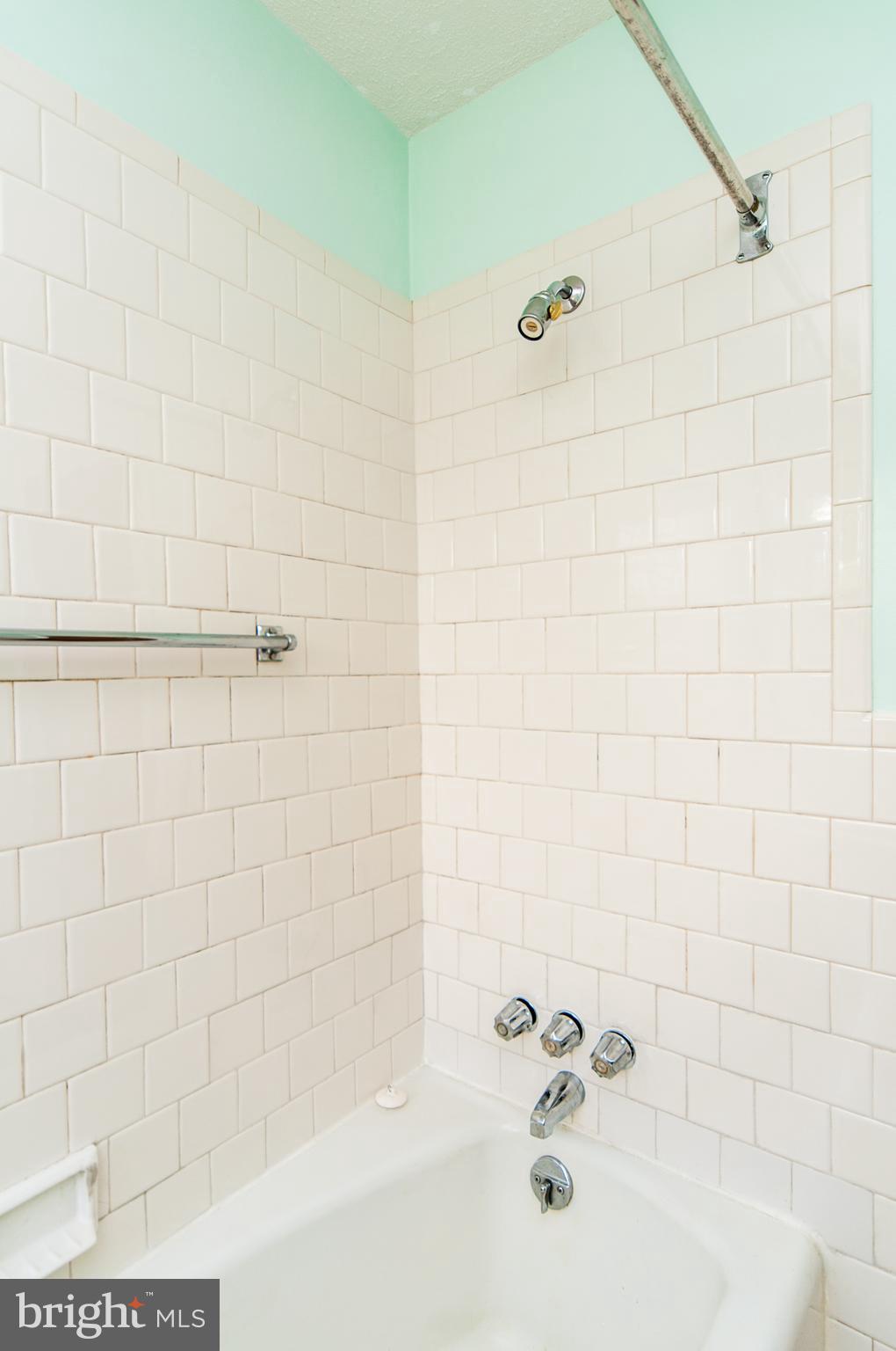6828 Belclare Road Dundalk, MD 21222 - Photo 20 of 31