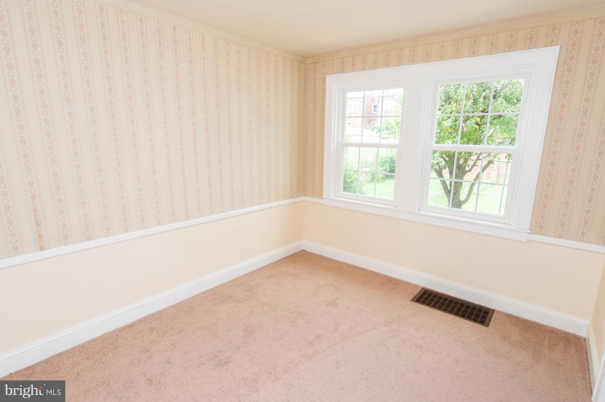 6828 Belclare Road Dundalk, MD 21222 - Photo 5 of 31