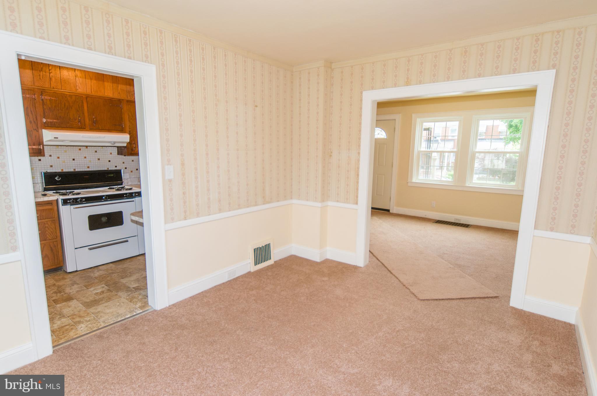 6828 Belclare Road Dundalk, MD 21222 - Photo 7 of 31