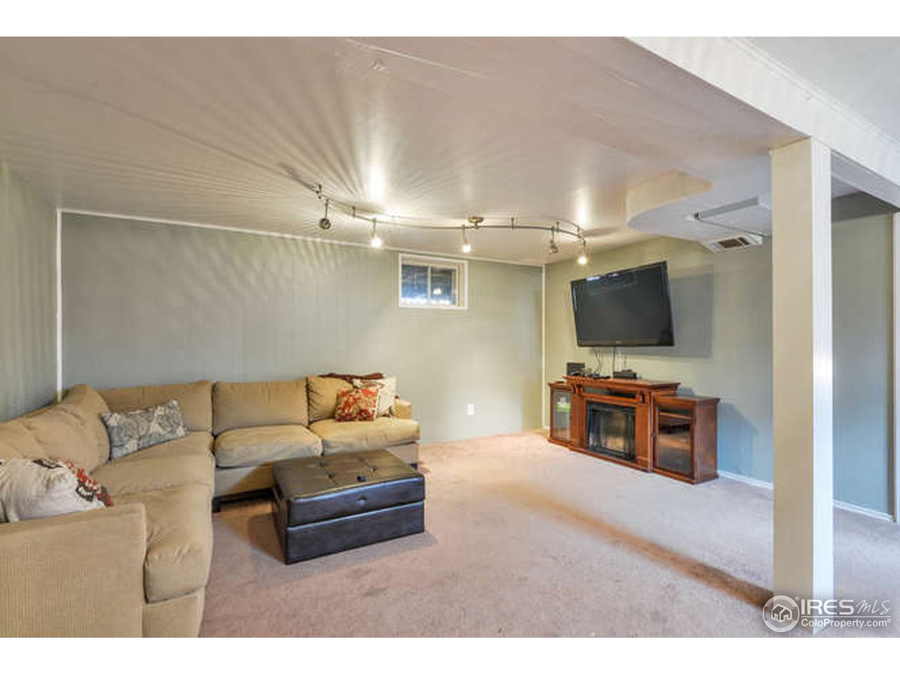 1550 Maple Street Fort Collins, CO 80521 - Photo 18 of 26 Large Family Room