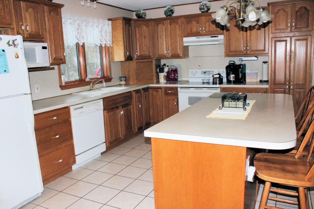 8100 West 1 Mile Road Hesperia, MI 49421 - Photo 4 of 37 kitchen