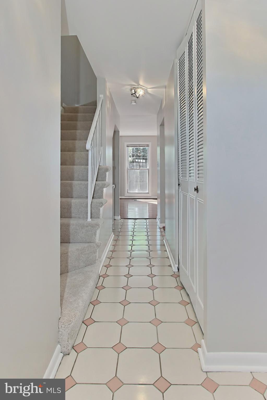 7219 Evanston Road Springfield, VA 22150 - Photo 4 of 30 Interior (General)
