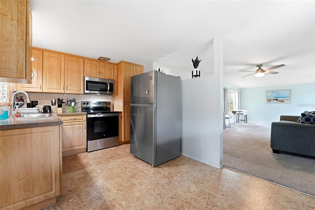 10949 105th Street Largo, FL 33773 - Photo 8 of 22