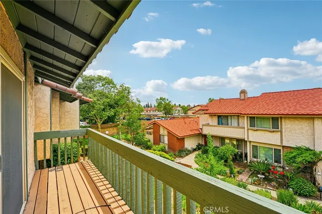 a view of a houses with sky view