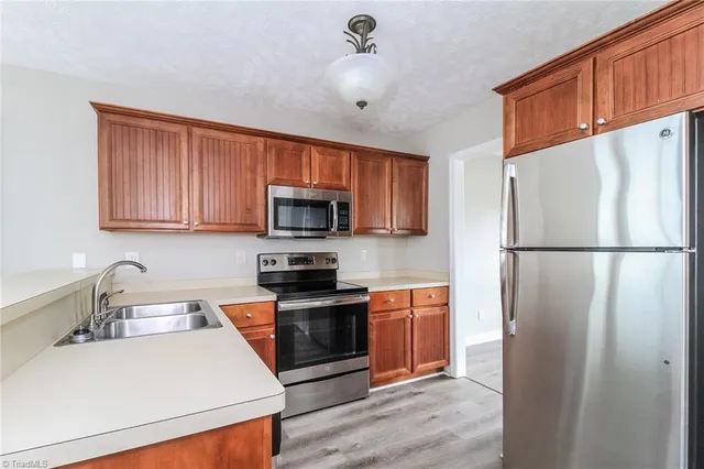 $2,225 | 180 Arbor Trail, Thomasville, NC 27360