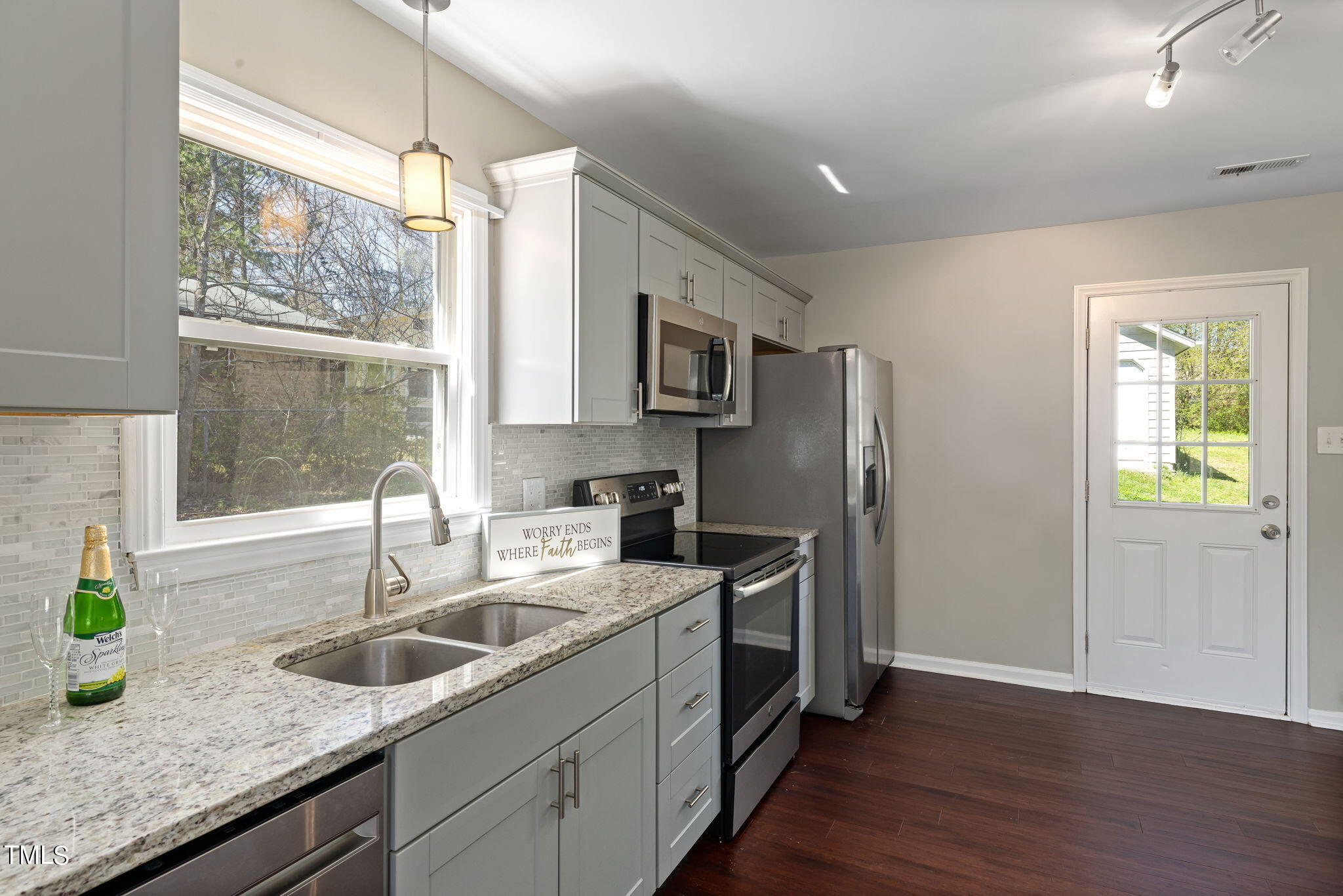 1508 Lantern Place Durham, NC 27707 - Photo 9 of 27 12-web-or-mls-7K5A4462