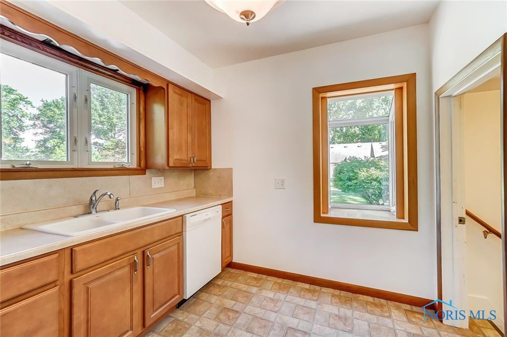 1007 Vanderbilt Road Toledo, OH 43615 - Photo 21 of 50 Gallery Image 21