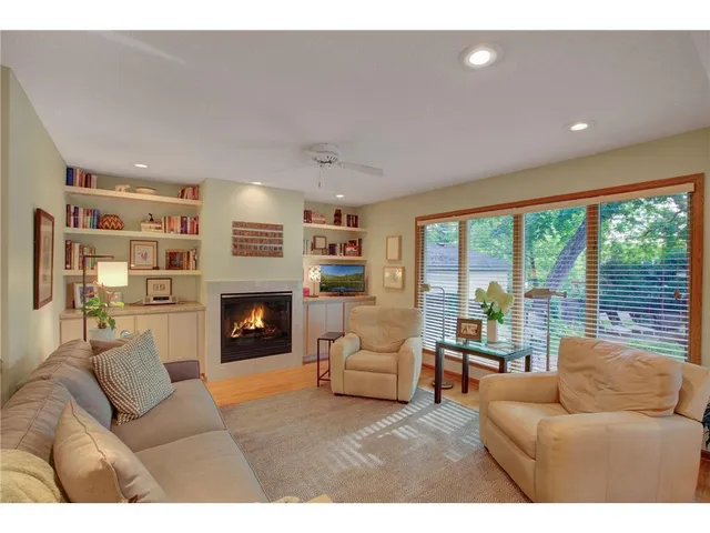 $3,950 | 214 Broadway Avenue North, Wayzata, MN 55391