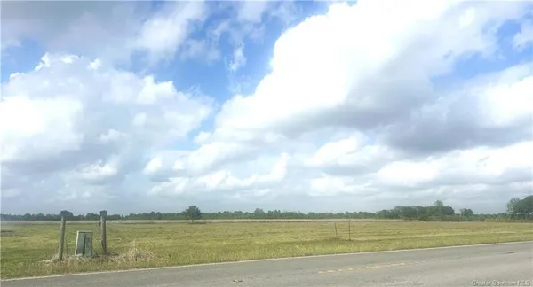 $279,500 | 13636 Vaussine Road, Welsh, LA 70591