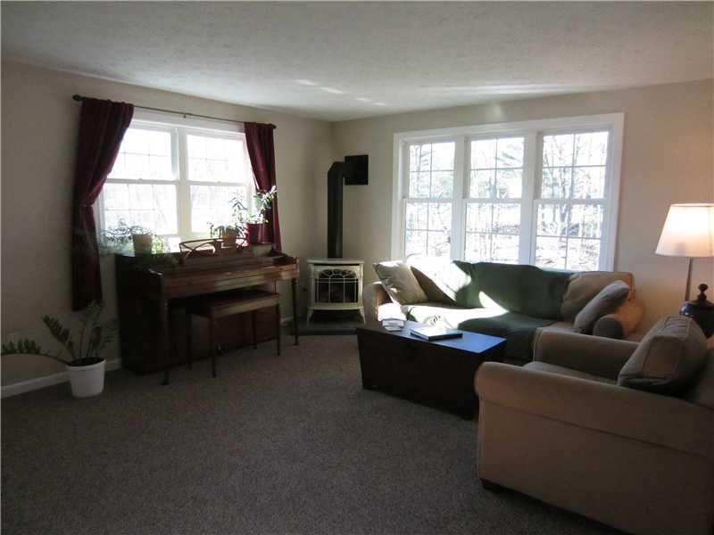 425 Pool Street Biddeford, ME 04005 - Photo 8 of 35 Living Room.