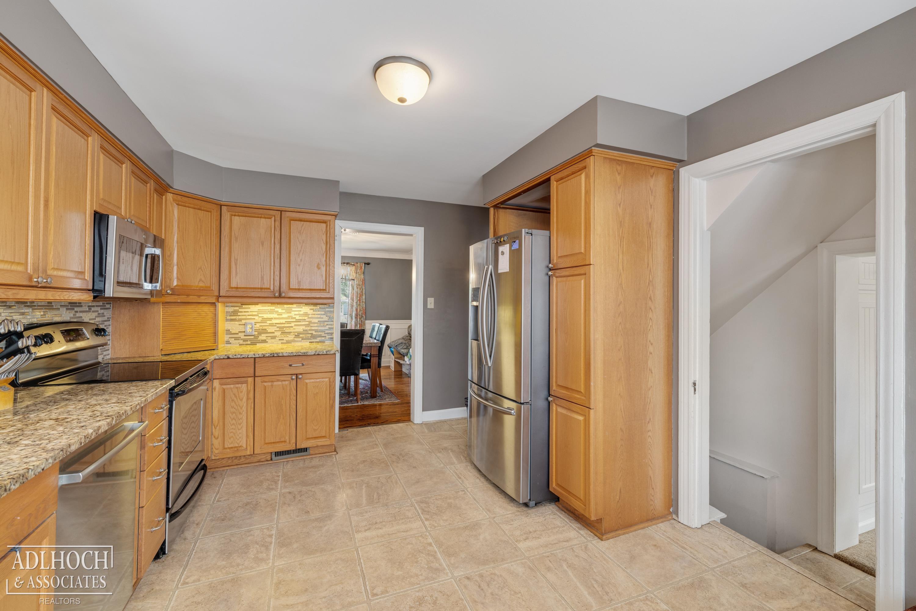 423 Moran Road Grosse Pointe, MI 48236 - Photo 6 of 23 Gallery Image 6
