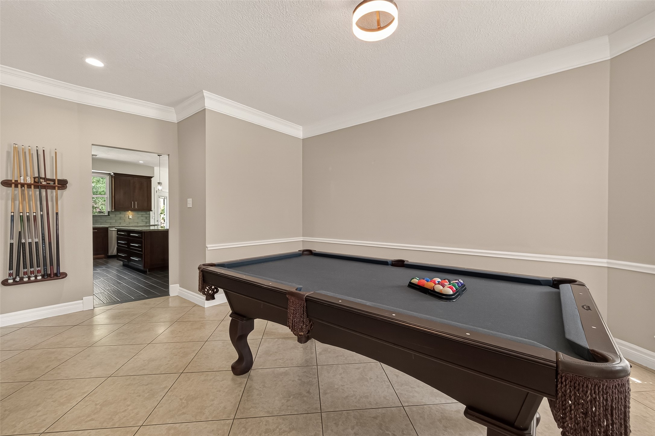 6131 Hampton Way Court Spring, TX 77389 - Photo 9 of 50 a room with furniture and air hockey table