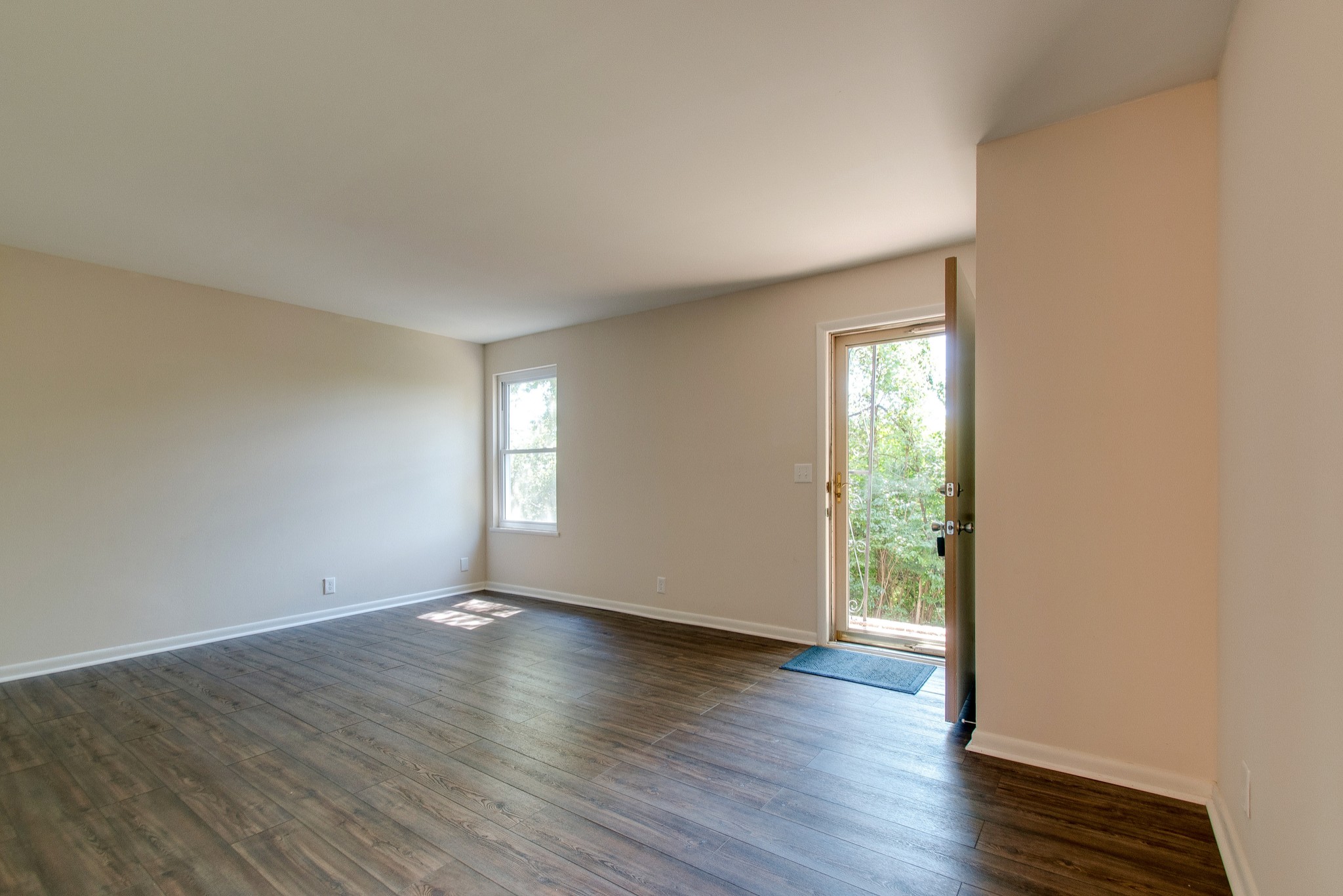 110 Bellevue Road, Unit 14 Nashville, TN 37221 - Photo 5 of 24 Gallery Image 5