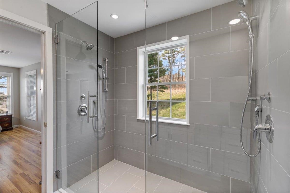 35 Longview Circle Pelham, NH 03076 - Photo 19 of 26