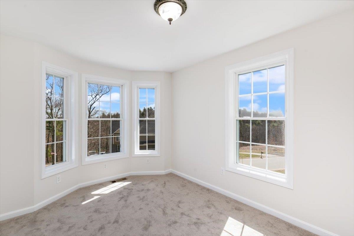 35 Longview Circle Pelham, NH 03076 - Photo 3 of 26