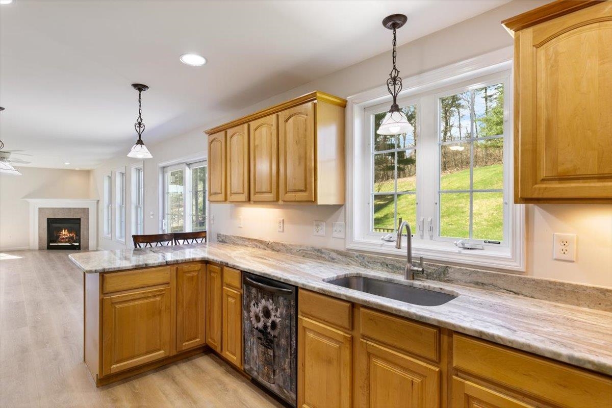 35 Longview Circle Pelham, NH 03076 - Photo 6 of 26