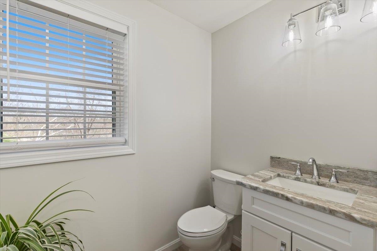 35 Longview Circle Pelham, NH 03076 - Photo 8 of 26