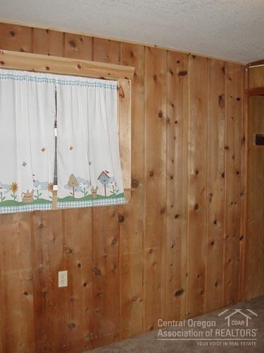 16489 Finley Butte Road La Pine, OR 97739 - Photo 8 of 9 16481 Bedroom