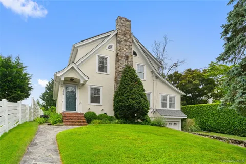 $999,999 | 1408 Shelbourne Avenue, Mamaroneck, NY 10543